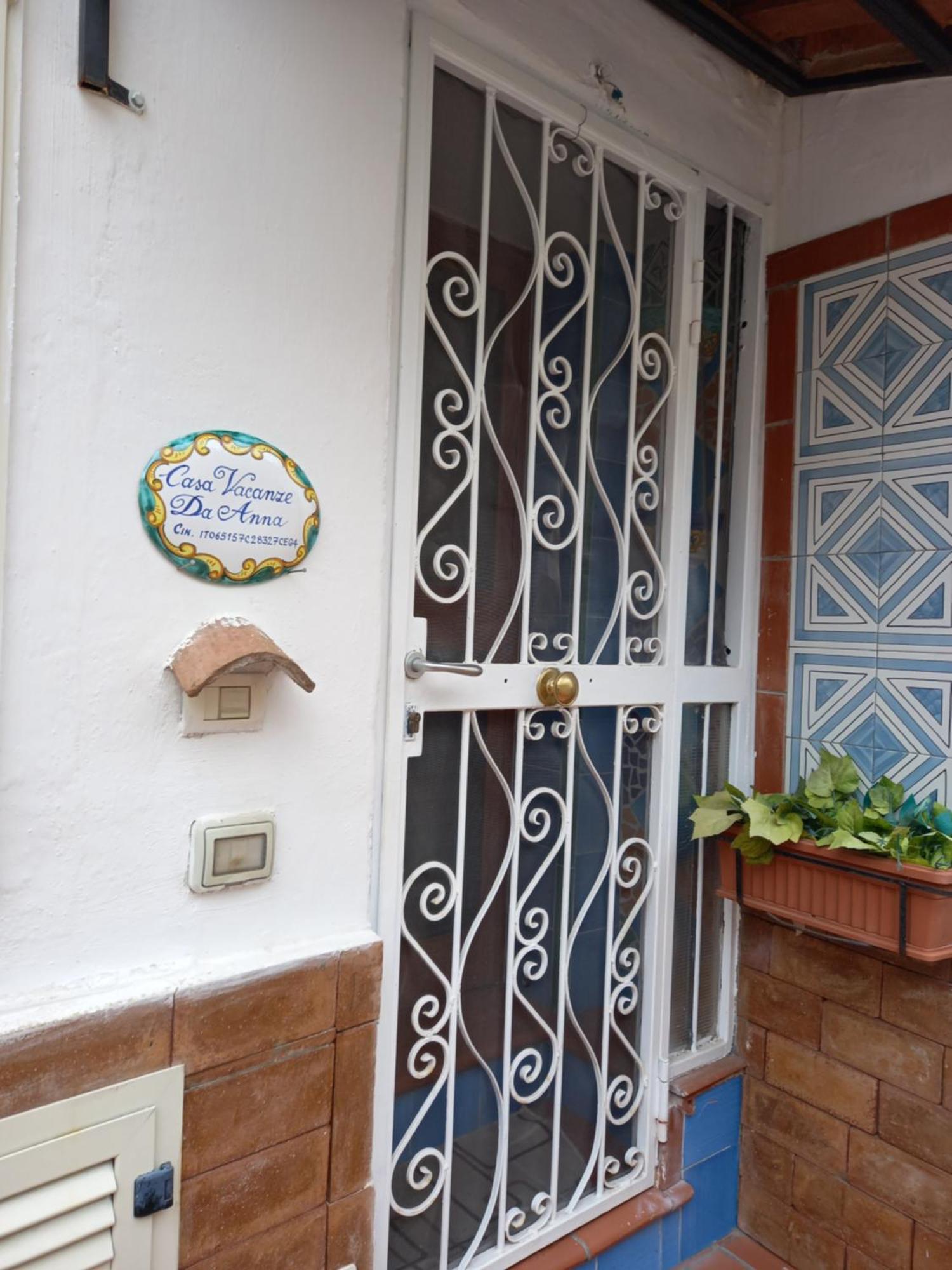 Casa Vacanze Da Anna Виетри Экстерьер фото